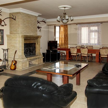 Rafael Hostel Yerevan Ngoại thất bức ảnh