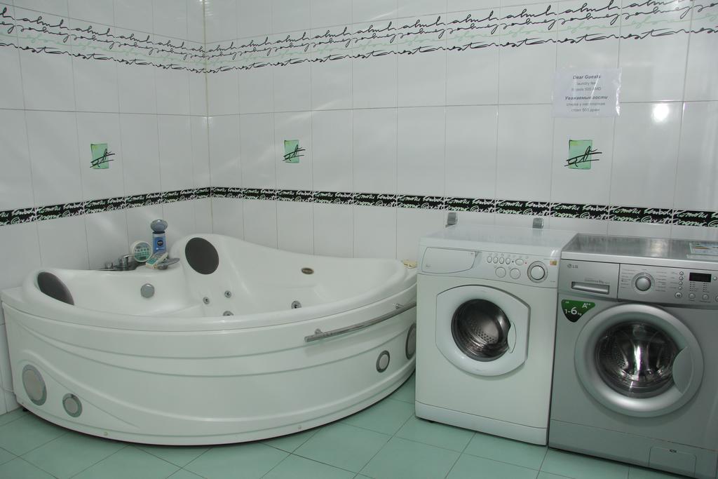 Rafael Hostel Yerevan Ngoại thất bức ảnh