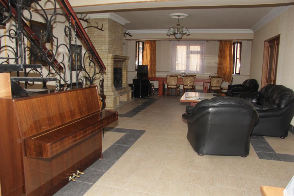 Rafael Hostel Yerevan Ngoại thất bức ảnh