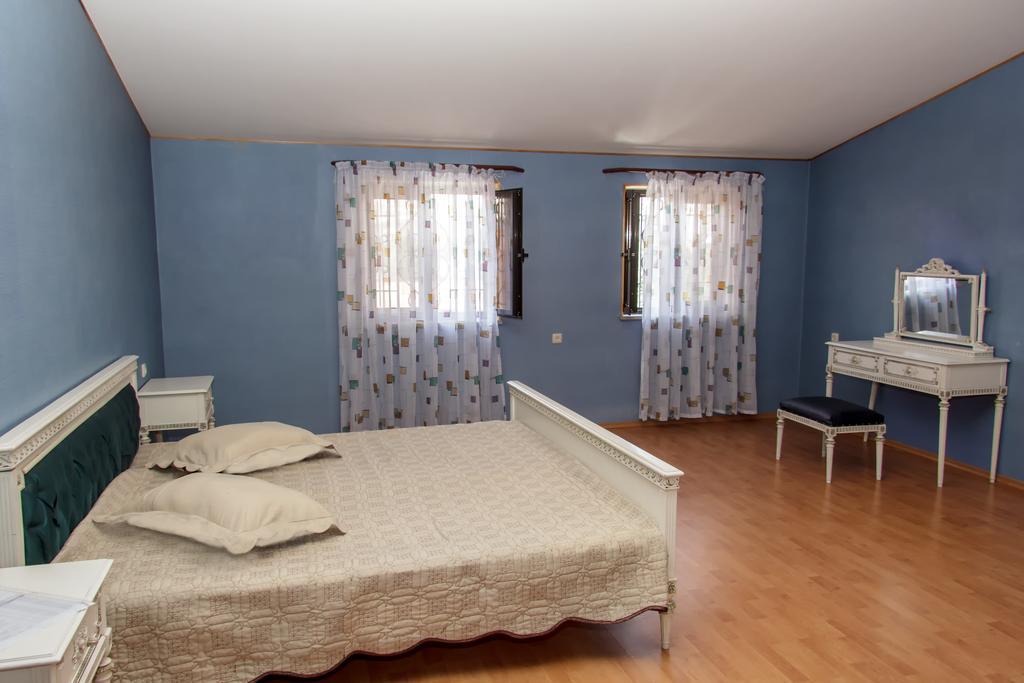 Rafael Hostel Yerevan Ngoại thất bức ảnh