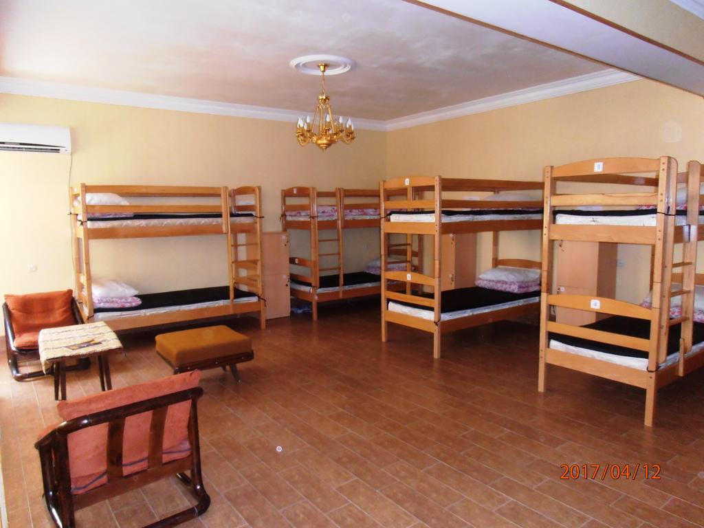 Rafael Hostel Yerevan Ngoại thất bức ảnh