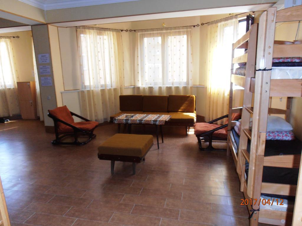 Rafael Hostel Yerevan Ngoại thất bức ảnh