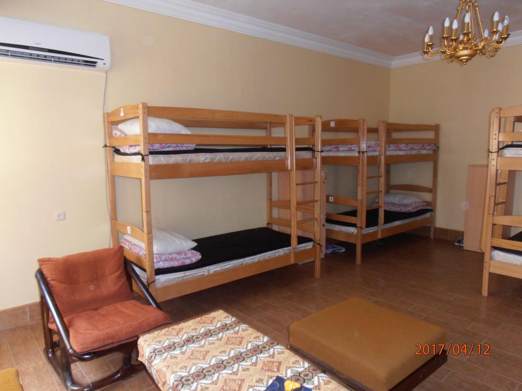 Rafael Hostel Yerevan Ngoại thất bức ảnh
