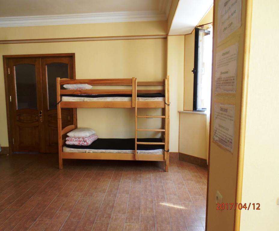 Rafael Hostel Yerevan Ngoại thất bức ảnh