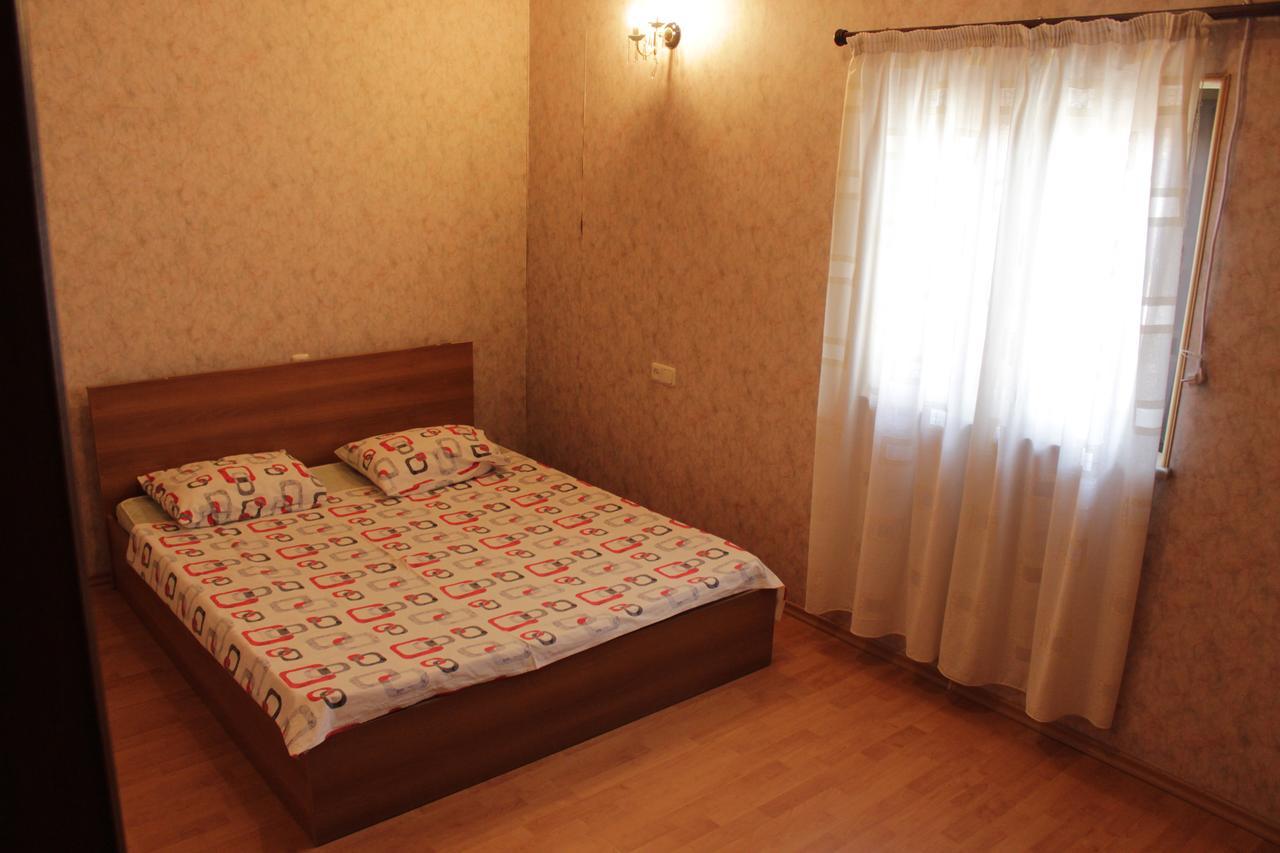 Rafael Hostel Yerevan Ngoại thất bức ảnh