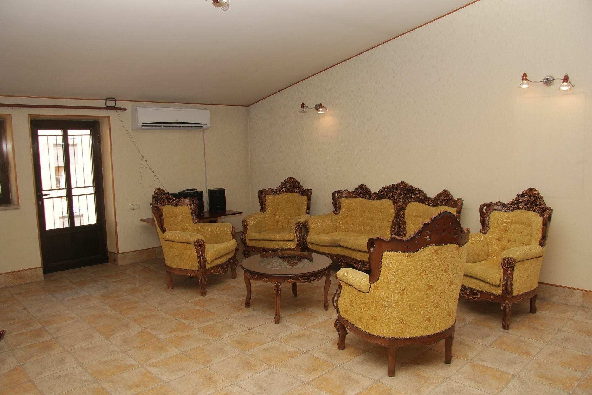Rafael Hostel Yerevan Ngoại thất bức ảnh